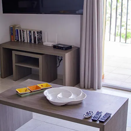 Lynapic - Plusholidays Apartment *